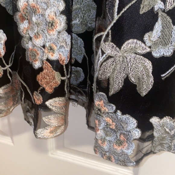 Tahari Formal gown - Picture 10 of 14